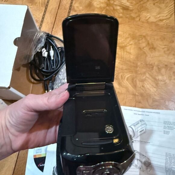 Polaroid DVC-00725F HD Camcorder - Black - Picture 9 of 14